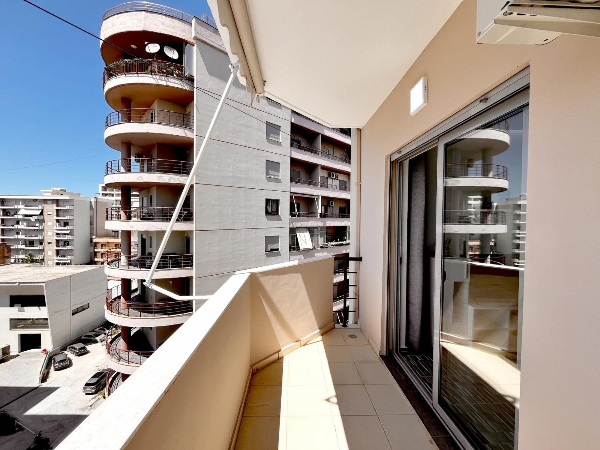 Kam Apartments In The City Center Вльора Екстер'єр фото
