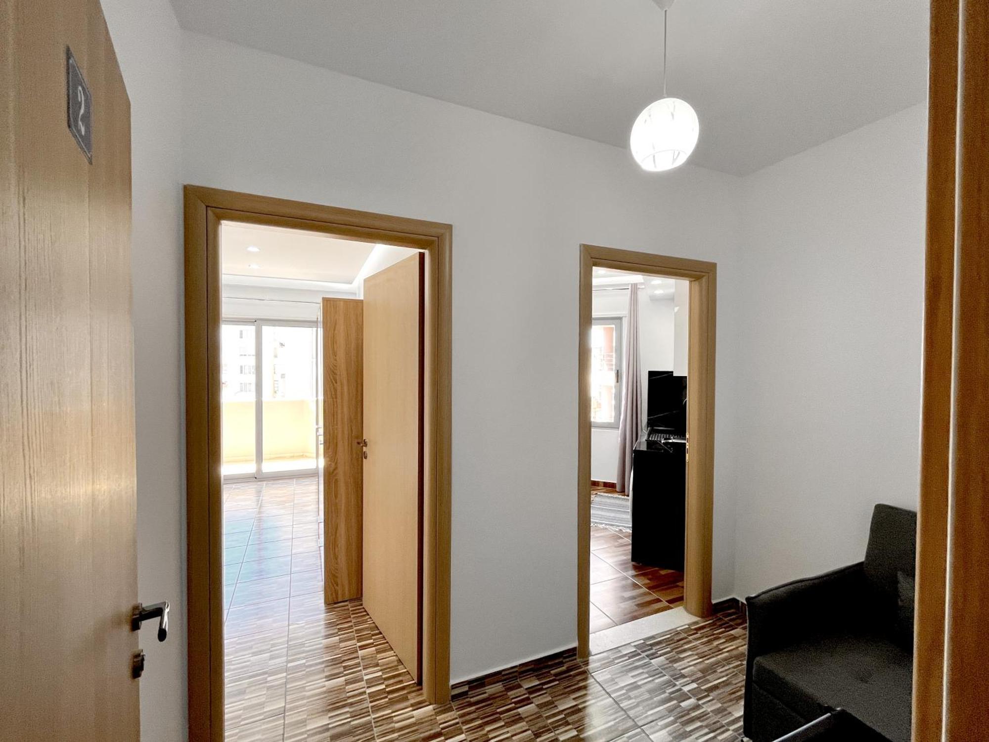 Kam Apartments In The City Center Вльора Екстер'єр фото