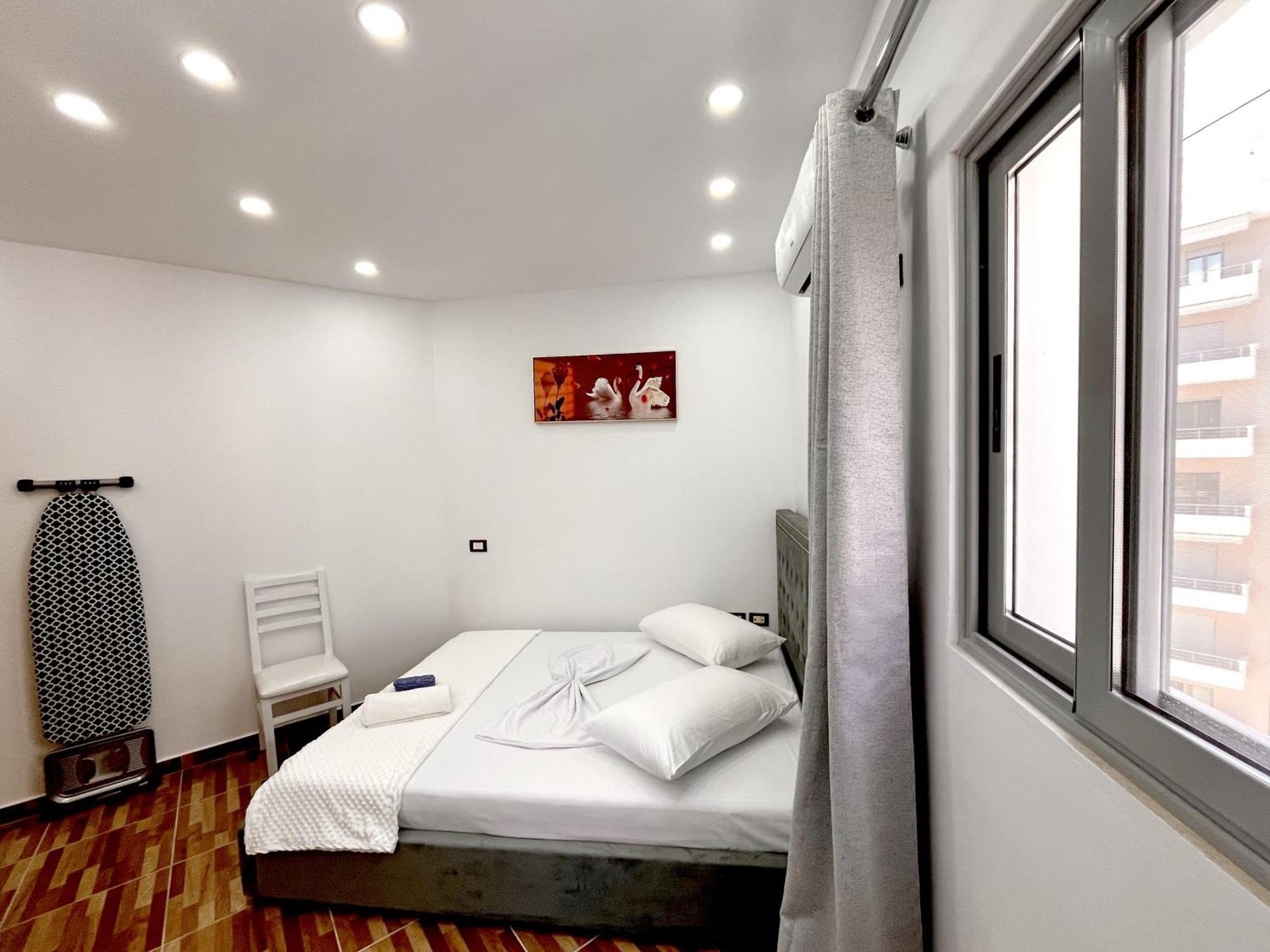 Kam Apartments In The City Center Вльора Екстер'єр фото