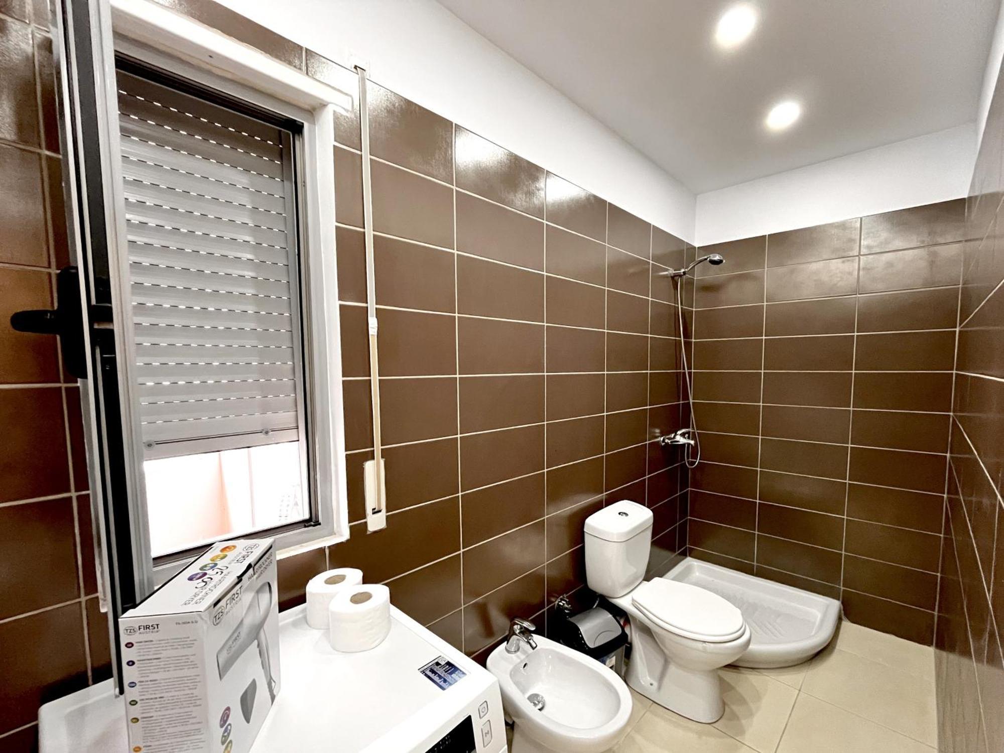 Kam Apartments In The City Center Вльора Екстер'єр фото